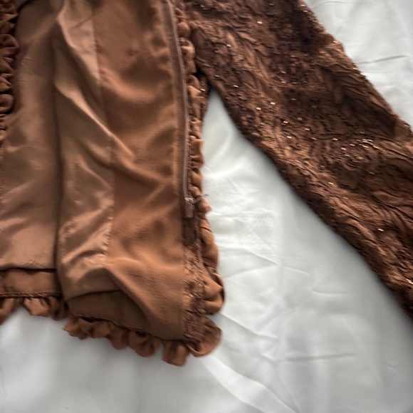 Dressy Evening Jacket, brocade, beads, ruffel edging Size 6 - Picture 3 of 5